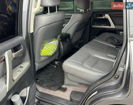 Сірий Тойота Ленд Крузер, об'ємом двигуна 4.5 л та пробігом 225 тис. км за 28000 $, фото 6 на Automoto.ua