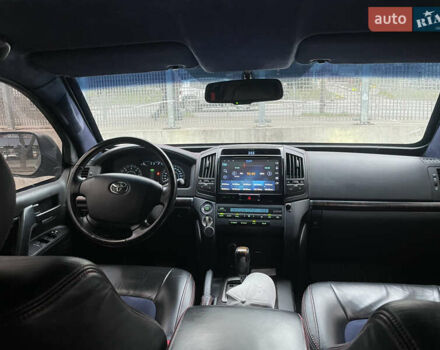 Серый Тойота Ленд Крузер, объемом двигателя 4.46 л и пробегом 105 тыс. км за 58000 $, фото 12 на Automoto.ua