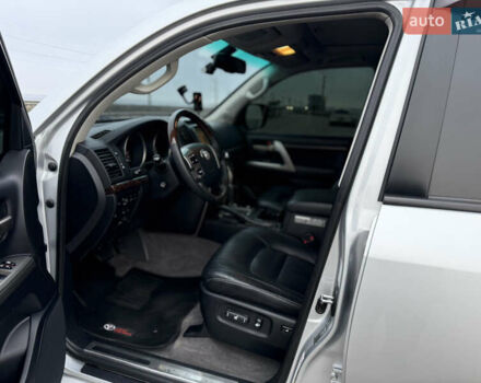 Серый Тойота Ленд Крузер, объемом двигателя 4.5 л и пробегом 280 тыс. км за 32500 $, фото 21 на Automoto.ua