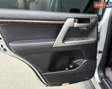 Серый Тойота Ленд Крузер, объемом двигателя 4.5 л и пробегом 280 тыс. км за 32500 $, фото 56 на Automoto.ua