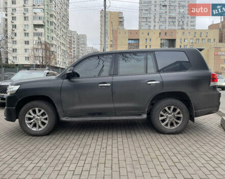 Серый Тойота Ленд Крузер, объемом двигателя 4.46 л и пробегом 105 тыс. км за 58000 $, фото 1 на Automoto.ua