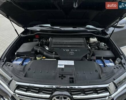 Серый Тойота Ленд Крузер, объемом двигателя 4.5 л и пробегом 139 тыс. км за 39000 $, фото 44 на Automoto.ua