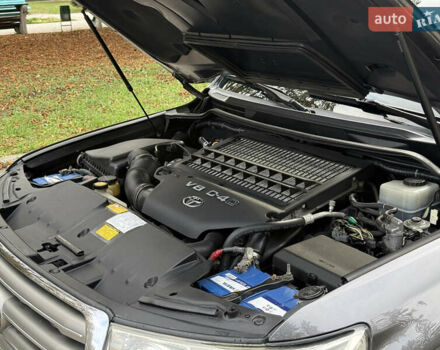 Сірий Тойота Ленд Крузер, об'ємом двигуна 0 л та пробігом 280 тис. км за 22900 $, фото 13 на Automoto.ua