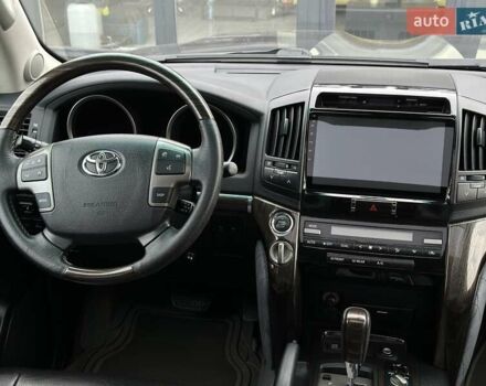 Серый Тойота Ленд Крузер, объемом двигателя 4.5 л и пробегом 139 тыс. км за 39000 $, фото 26 на Automoto.ua