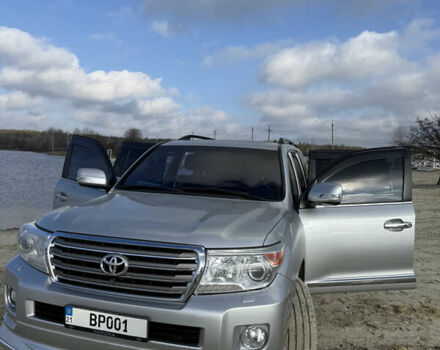 Серый Тойота Ленд Крузер, объемом двигателя 4.6 л и пробегом 222 тыс. км за 31000 $, фото 14 на Automoto.ua