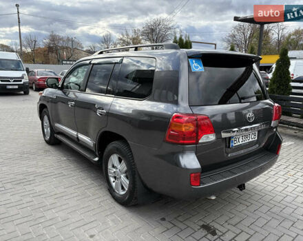 Серый Тойота Ленд Крузер, объемом двигателя 4.61 л и пробегом 227 тыс. км за 30500 $, фото 6 на Automoto.ua