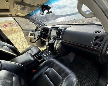 Серый Тойота Ленд Крузер, объемом двигателя 4.6 л и пробегом 222 тыс. км за 31000 $, фото 22 на Automoto.ua