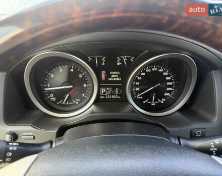Серый Тойота Ленд Крузер, объемом двигателя 4.6 л и пробегом 222 тыс. км за 31000 $, фото 17 на Automoto.ua