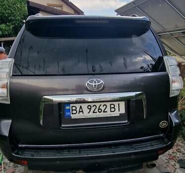 Серый Тойота Ленд Крузер, объемом двигателя 3 л и пробегом 218 тыс. км за 27777 $, фото 4 на Automoto.ua