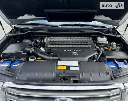 Серый Тойота Ленд Крузер, объемом двигателя 4.5 л и пробегом 219 тыс. км за 31500 $, фото 52 на Automoto.ua