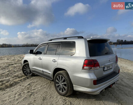 Серый Тойота Ленд Крузер, объемом двигателя 4.6 л и пробегом 222 тыс. км за 31000 $, фото 5 на Automoto.ua