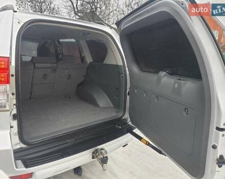 Серый Тойота Ленд Крузер, объемом двигателя 2.7 л и пробегом 179 тыс. км за 21200 $, фото 4 на Automoto.ua