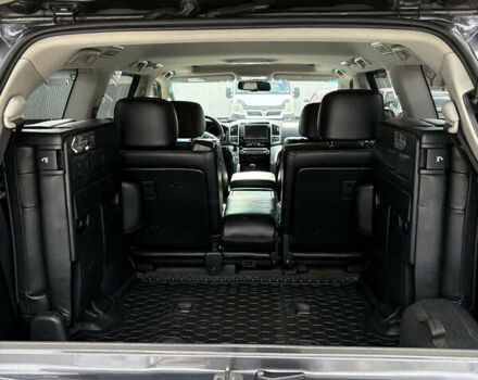 Серый Тойота Ленд Крузер, объемом двигателя 4.61 л и пробегом 227 тыс. км за 30500 $, фото 7 на Automoto.ua