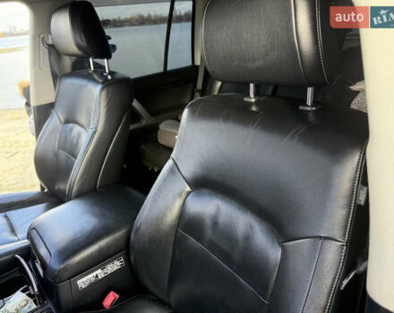 Серый Тойота Ленд Крузер, объемом двигателя 4.6 л и пробегом 222 тыс. км за 31000 $, фото 36 на Automoto.ua