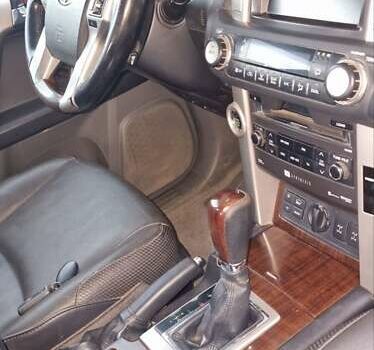 Серый Тойота Ленд Крузер, объемом двигателя 3 л и пробегом 218 тыс. км за 27777 $, фото 6 на Automoto.ua