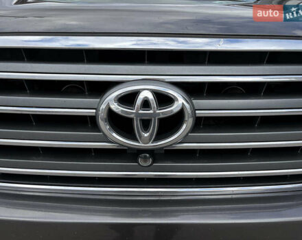 Серый Тойота Ленд Крузер, объемом двигателя 4.61 л и пробегом 227 тыс. км за 30500 $, фото 13 на Automoto.ua