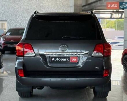 Сірий Тойота Ленд Крузер, об'ємом двигуна 4.5 л та пробігом 235 тис. км за 28990 $, фото 6 на Automoto.ua