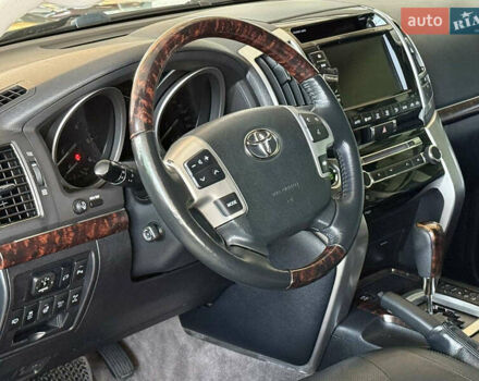 Сірий Тойота Ленд Крузер, об'ємом двигуна 4.5 л та пробігом 235 тис. км за 28990 $, фото 18 на Automoto.ua