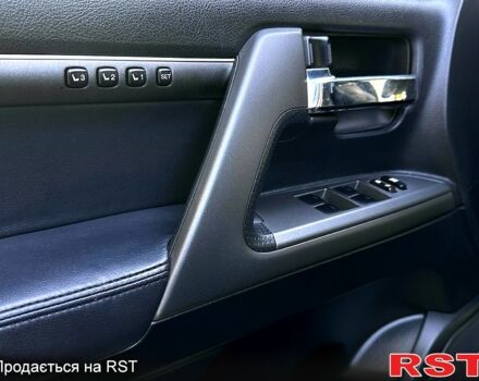 Серый Тойота Ленд Крузер, объемом двигателя 4.5 л и пробегом 209 тыс. км за 30000 $, фото 11 на Automoto.ua