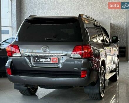 Сірий Тойота Ленд Крузер, об'ємом двигуна 4.5 л та пробігом 235 тис. км за 28990 $, фото 5 на Automoto.ua