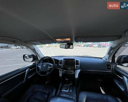 Серый Тойота Ленд Крузер, объемом двигателя 4.5 л и пробегом 230 тыс. км за 38899 $, фото 44 на Automoto.ua