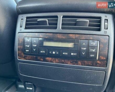 Серый Тойота Ленд Крузер, объемом двигателя 4.5 л и пробегом 230 тыс. км за 38899 $, фото 49 на Automoto.ua