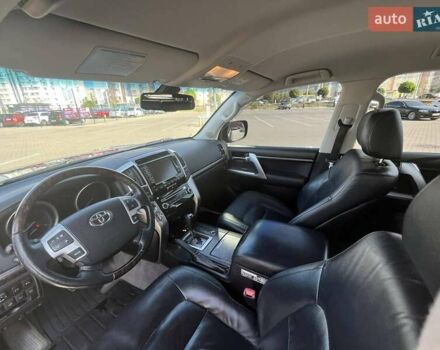 Серый Тойота Ленд Крузер, объемом двигателя 4.5 л и пробегом 230 тыс. км за 38899 $, фото 25 на Automoto.ua