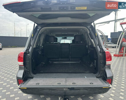 Серый Тойота Ленд Крузер, объемом двигателя 4.46 л и пробегом 260 тыс. км за 36000 $, фото 13 на Automoto.ua