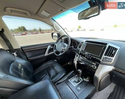 Серый Тойота Ленд Крузер, объемом двигателя 4.5 л и пробегом 230 тыс. км за 38899 $, фото 41 на Automoto.ua