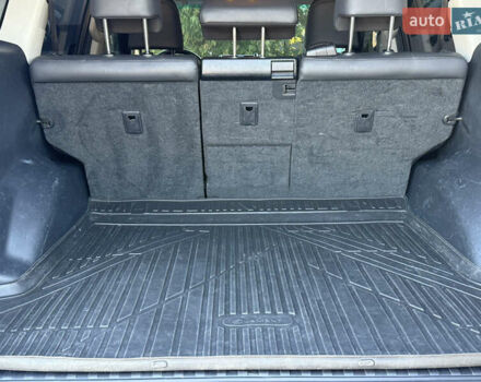 Сірий Тойота Ленд Крузер, об'ємом двигуна 3 л та пробігом 185 тис. км за 32500 $, фото 29 на Automoto.ua