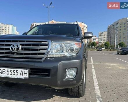 Серый Тойота Ленд Крузер, объемом двигателя 4.5 л и пробегом 230 тыс. км за 38899 $, фото 8 на Automoto.ua