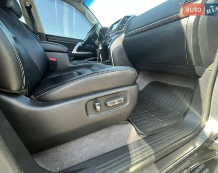 Серый Тойота Ленд Крузер, объемом двигателя 4.5 л и пробегом 230 тыс. км за 38899 $, фото 42 на Automoto.ua