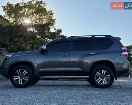 Сірий Тойота Ленд Крузер, об'ємом двигуна 3 л та пробігом 185 тис. км за 32500 $, фото 9 на Automoto.ua