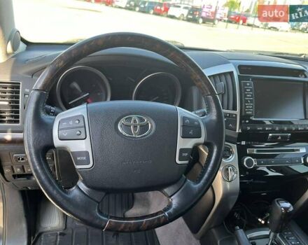 Серый Тойота Ленд Крузер, объемом двигателя 4.5 л и пробегом 230 тыс. км за 38899 $, фото 29 на Automoto.ua