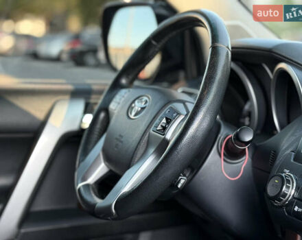 Сірий Тойота Ленд Крузер, об'ємом двигуна 3 л та пробігом 185 тис. км за 32500 $, фото 34 на Automoto.ua