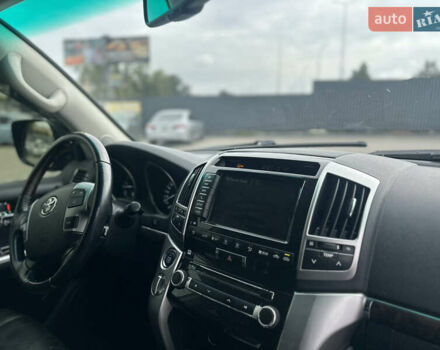 Серый Тойота Ленд Крузер, объемом двигателя 4.46 л и пробегом 260 тыс. км за 36000 $, фото 7 на Automoto.ua