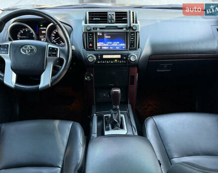 Сірий Тойота Ленд Крузер, об'ємом двигуна 3 л та пробігом 185 тис. км за 32500 $, фото 16 на Automoto.ua