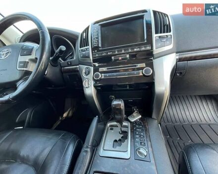 Серый Тойота Ленд Крузер, объемом двигателя 4.5 л и пробегом 230 тыс. км за 38899 $, фото 39 на Automoto.ua