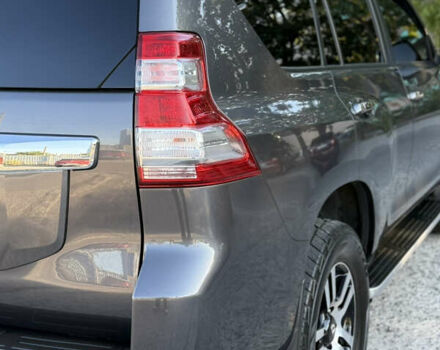 Сірий Тойота Ленд Крузер, об'ємом двигуна 3 л та пробігом 185 тис. км за 32500 $, фото 13 на Automoto.ua