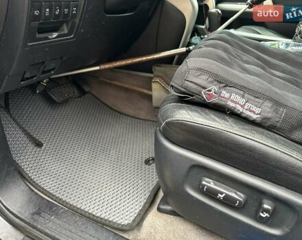 Серый Тойота Ленд Крузер, объемом двигателя 4.46 л и пробегом 290 тыс. км за 43000 $, фото 12 на Automoto.ua