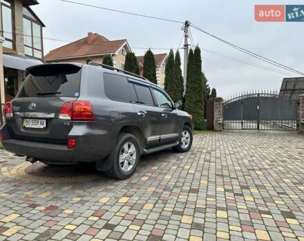 Серый Тойота Ленд Крузер, объемом двигателя 4.46 л и пробегом 290 тыс. км за 43000 $, фото 6 на Automoto.ua