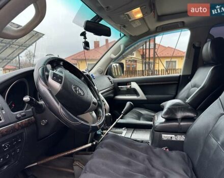 Серый Тойота Ленд Крузер, объемом двигателя 4.46 л и пробегом 290 тыс. км за 43000 $, фото 7 на Automoto.ua