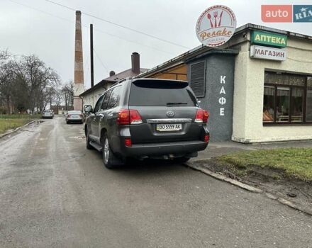 Серый Тойота Ленд Крузер, объемом двигателя 4.46 л и пробегом 290 тыс. км за 43000 $, фото 5 на Automoto.ua