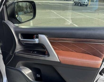 Сірий Тойота Ленд Крузер, об'ємом двигуна 4.46 л та пробігом 224 тис. км за 44950 $, фото 13 на Automoto.ua