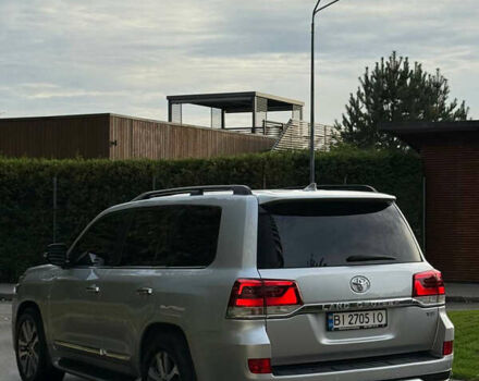 Серый Тойота Ленд Крузер, объемом двигателя 4.61 л и пробегом 175 тыс. км за 41500 $, фото 3 на Automoto.ua