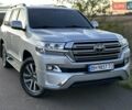 Серый Тойота Ленд Крузер, объемом двигателя 4.46 л и пробегом 366 тыс. км за 39900 $, фото 1 на Automoto.ua
