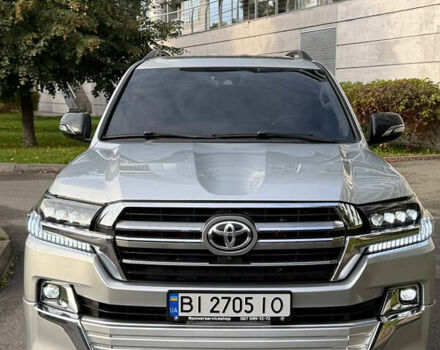 Серый Тойота Ленд Крузер, объемом двигателя 4.61 л и пробегом 175 тыс. км за 41500 $, фото 1 на Automoto.ua