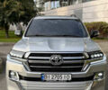 Серый Тойота Ленд Крузер, объемом двигателя 4.61 л и пробегом 175 тыс. км за 41500 $, фото 1 на Automoto.ua
