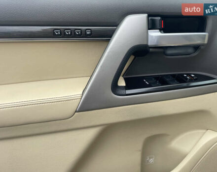 Серый Тойота Ленд Крузер, объемом двигателя 4.46 л и пробегом 216 тыс. км за 49500 $, фото 11 на Automoto.ua