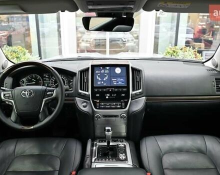 Серый Тойота Ленд Крузер, объемом двигателя 4.46 л и пробегом 261 тыс. км за 45240 $, фото 7 на Automoto.ua
